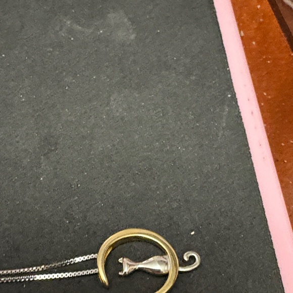 Elegant 925 Sterling Silver Gold Plating  Cat Pendant Necklace - Picture 2 of 6